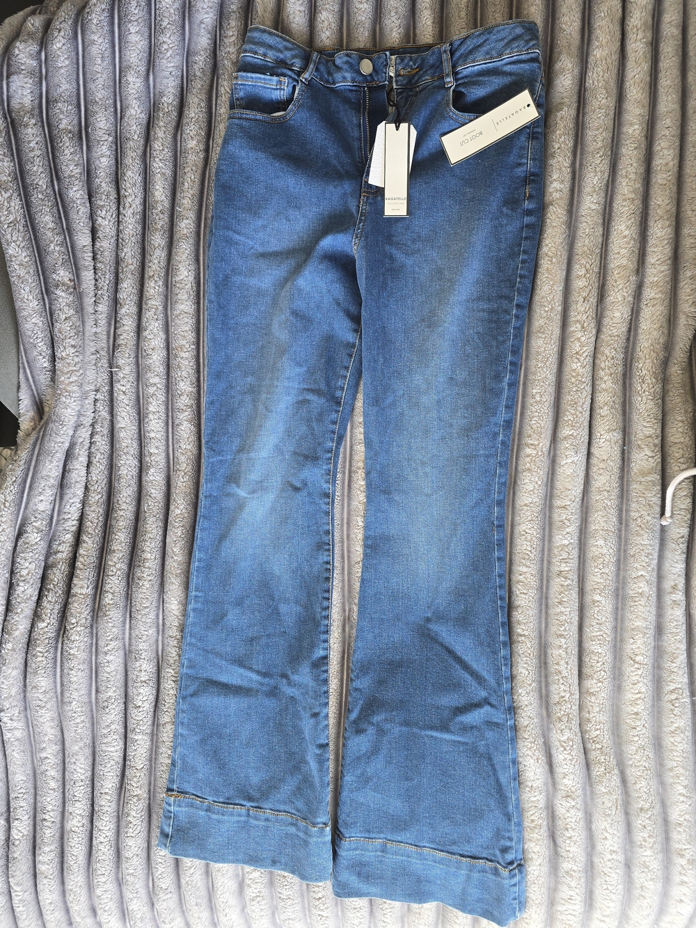 Classic Women's Blue Bootcut Jeans - Stretch Denim